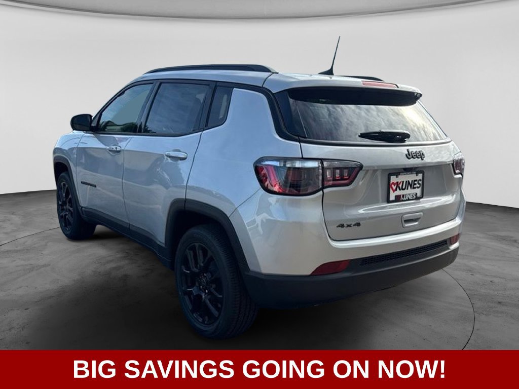 New 2026 Jeep Compass Latitude w/ Sun and Sound Group AWD/4WD image 7