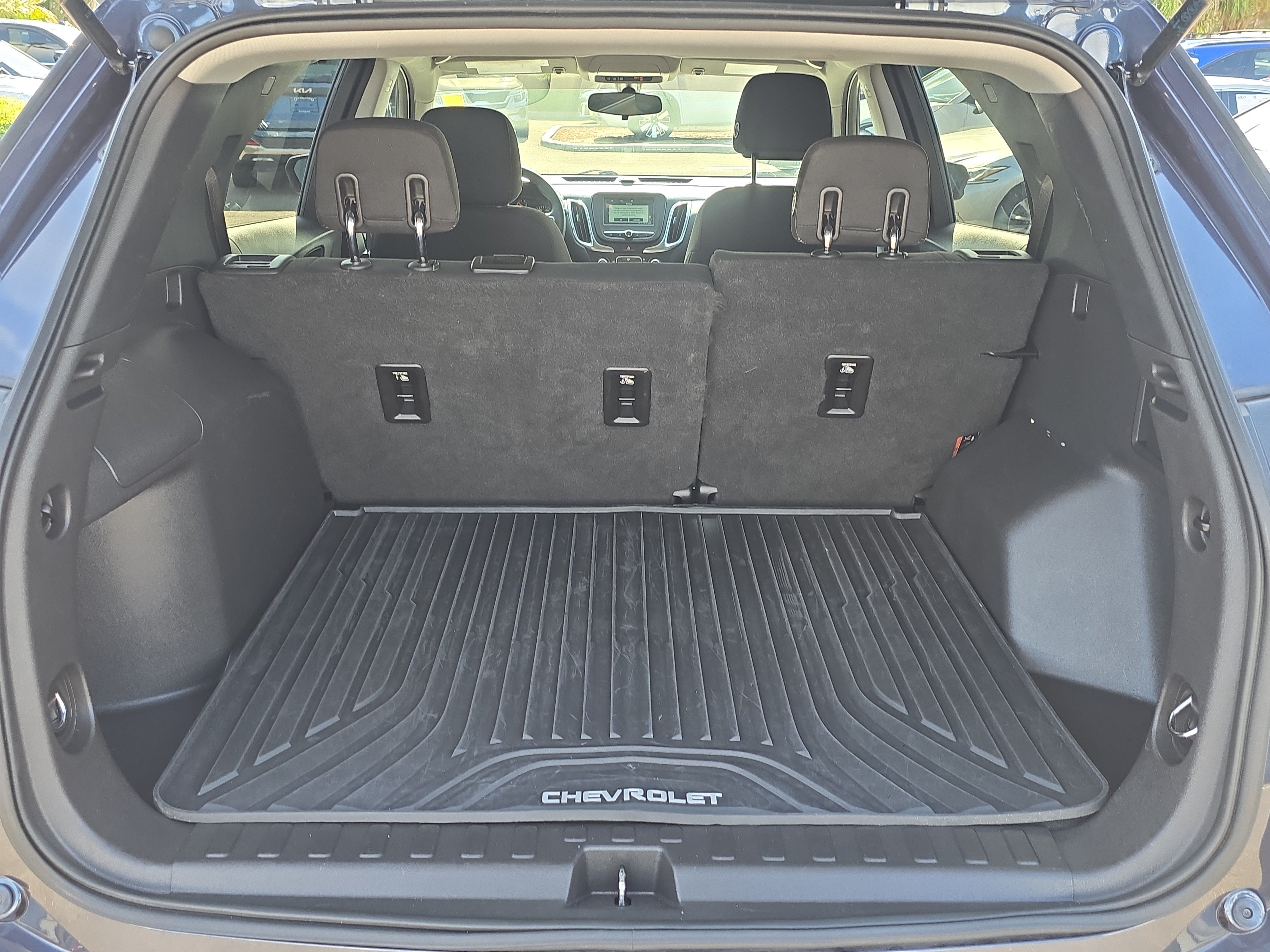 Used 2018 Chevrolet Equinox LT FWD image 10
