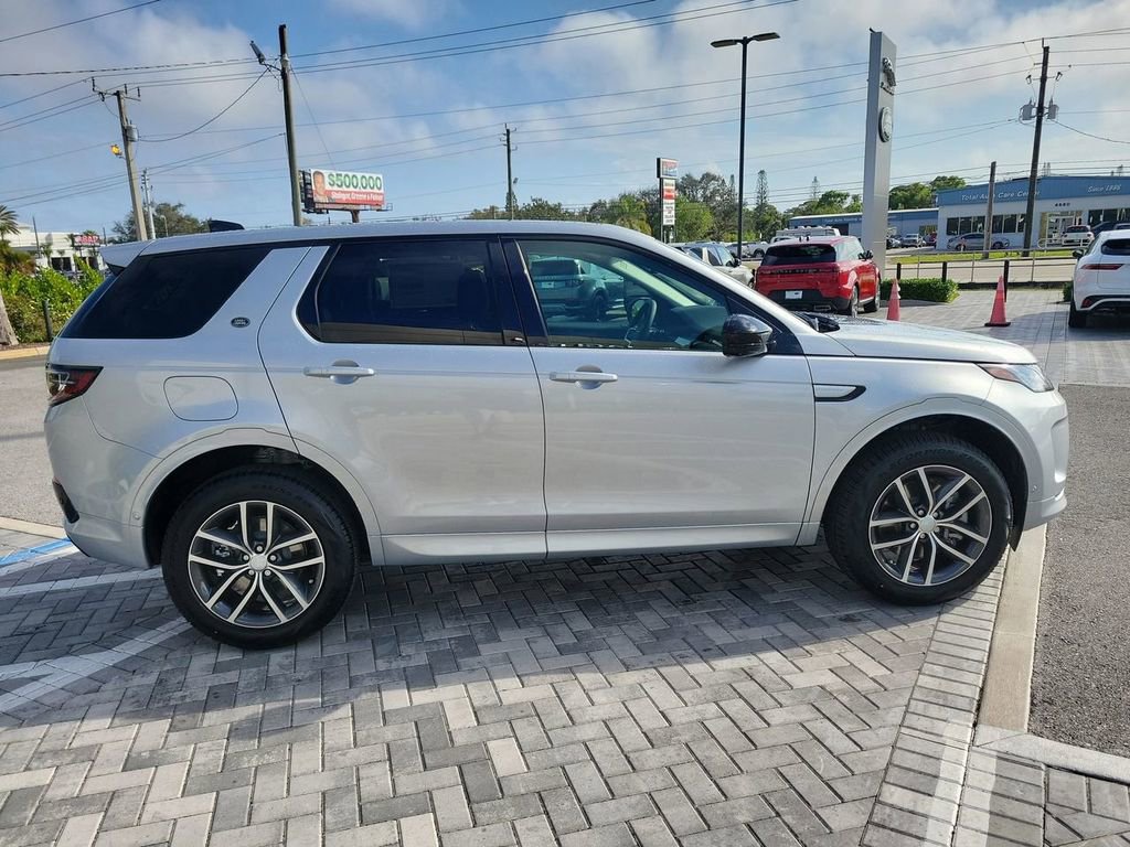 New 2025 Land Rover Discovery Sport S image 6