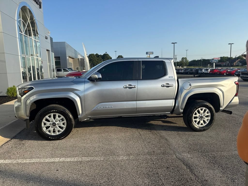 Used 2024 Toyota Tacoma SR5 w/ SR5 Upgrade Package AWD/4WD 360° Tour
