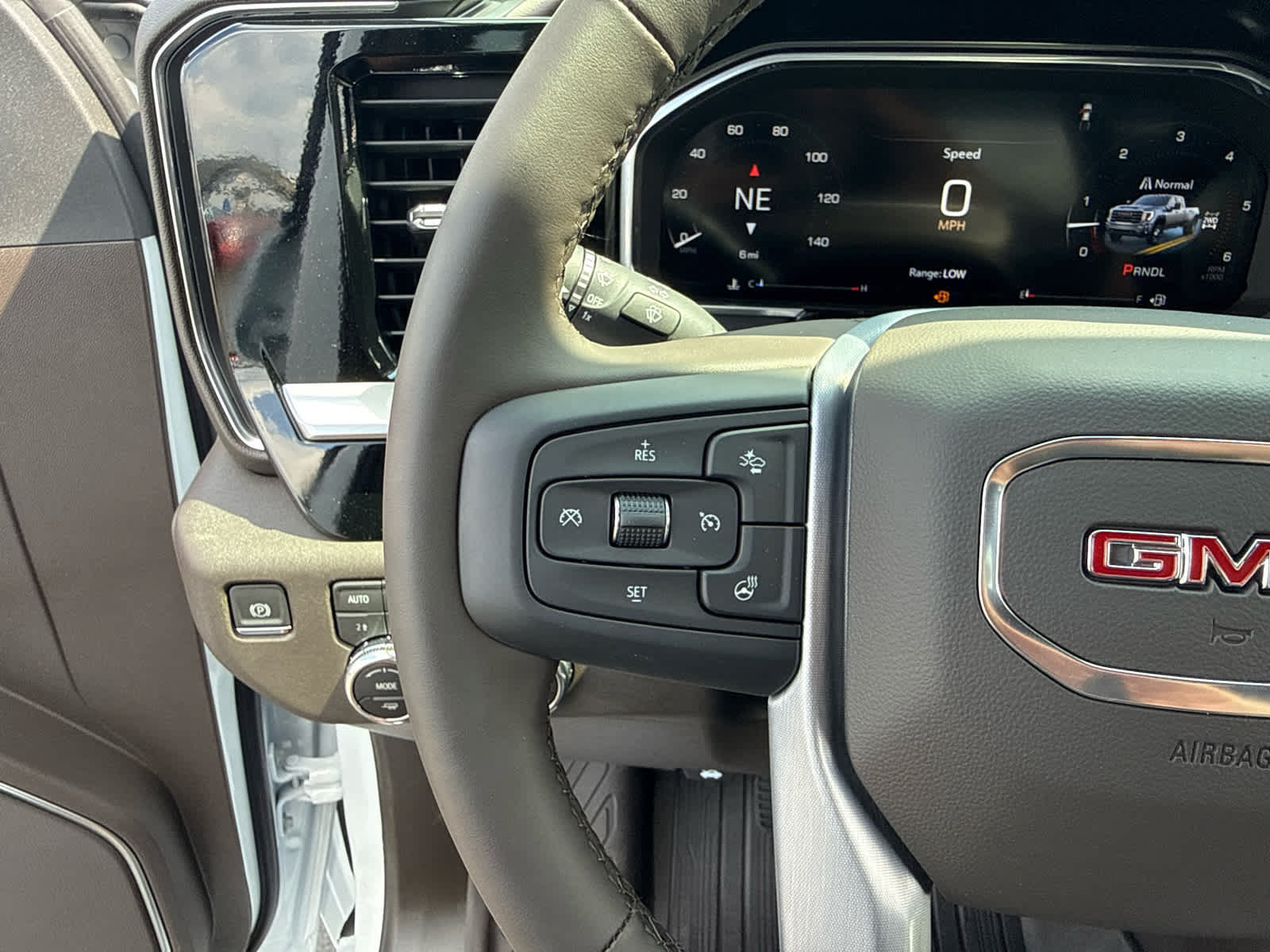 New 2026 GMC Sierra 3500 SLT w/ SLT Convenience Package AWD/4WD image 17