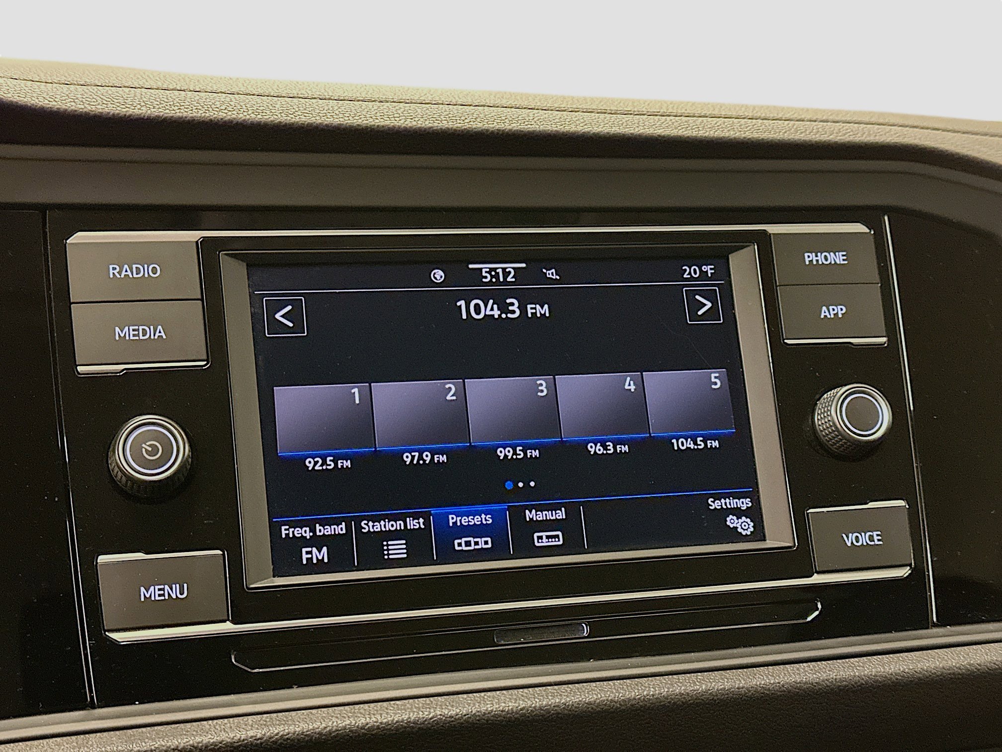 Used 2024 Volkswagen Jetta SE image 21