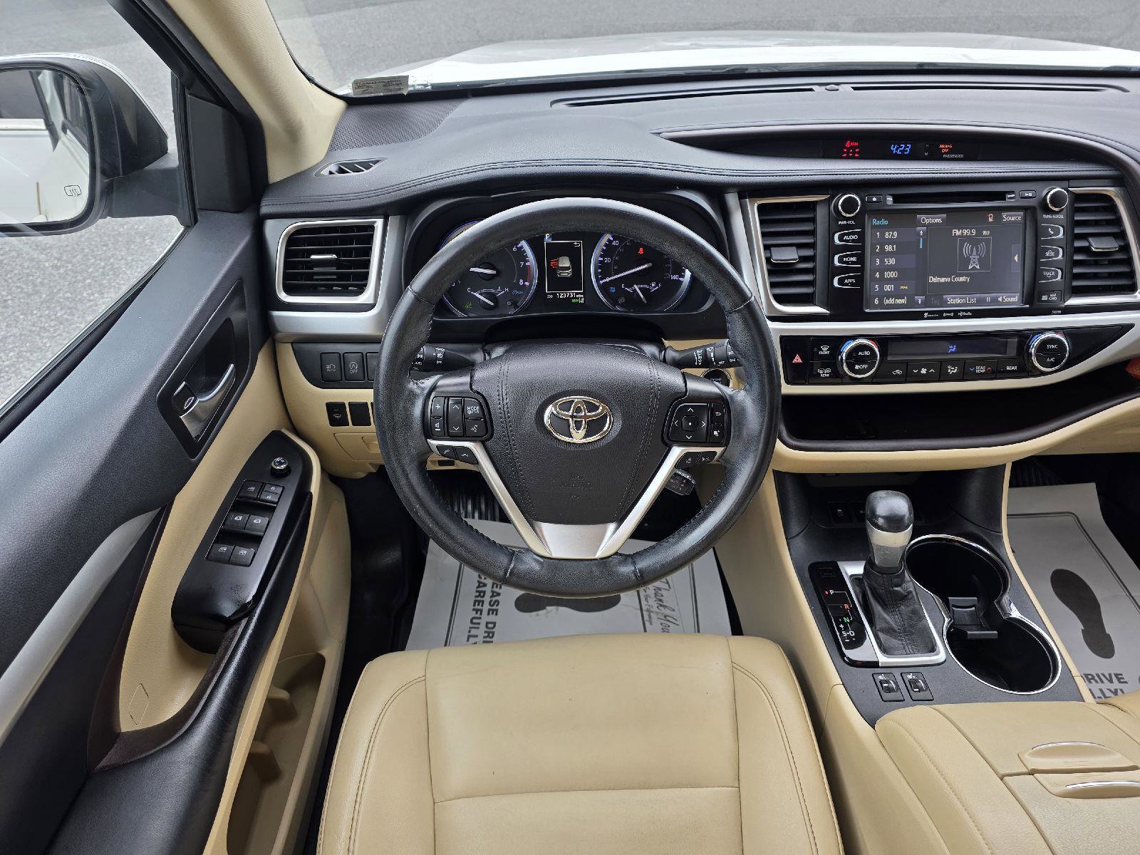Used 2019 Toyota Highlander XLE image 16