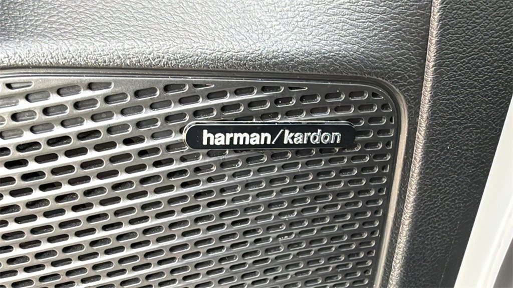 Used 2018 Chrysler Pacifica Touring-L Plus image 14