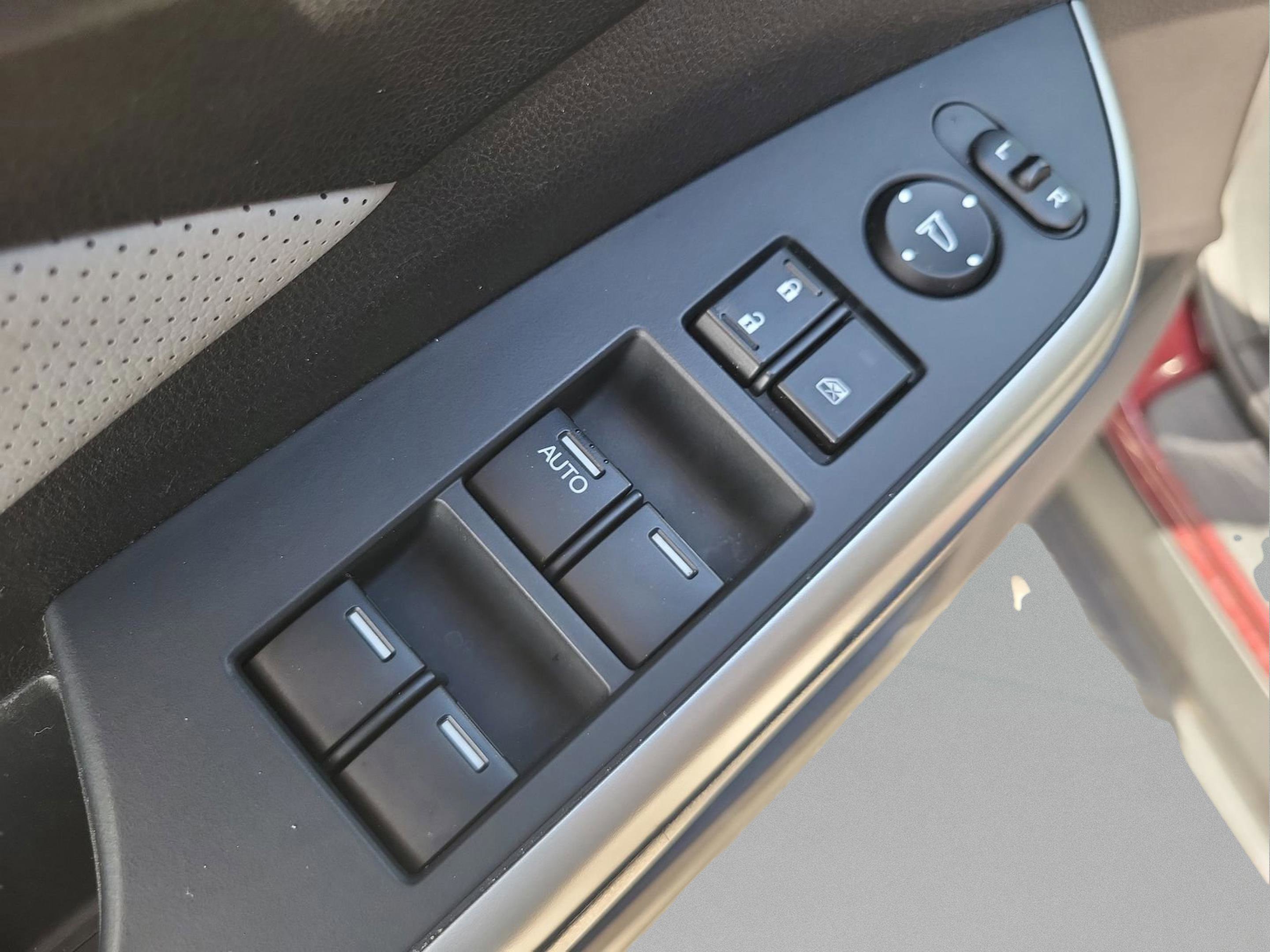 Used 2016 Honda CR-V Touring image 16