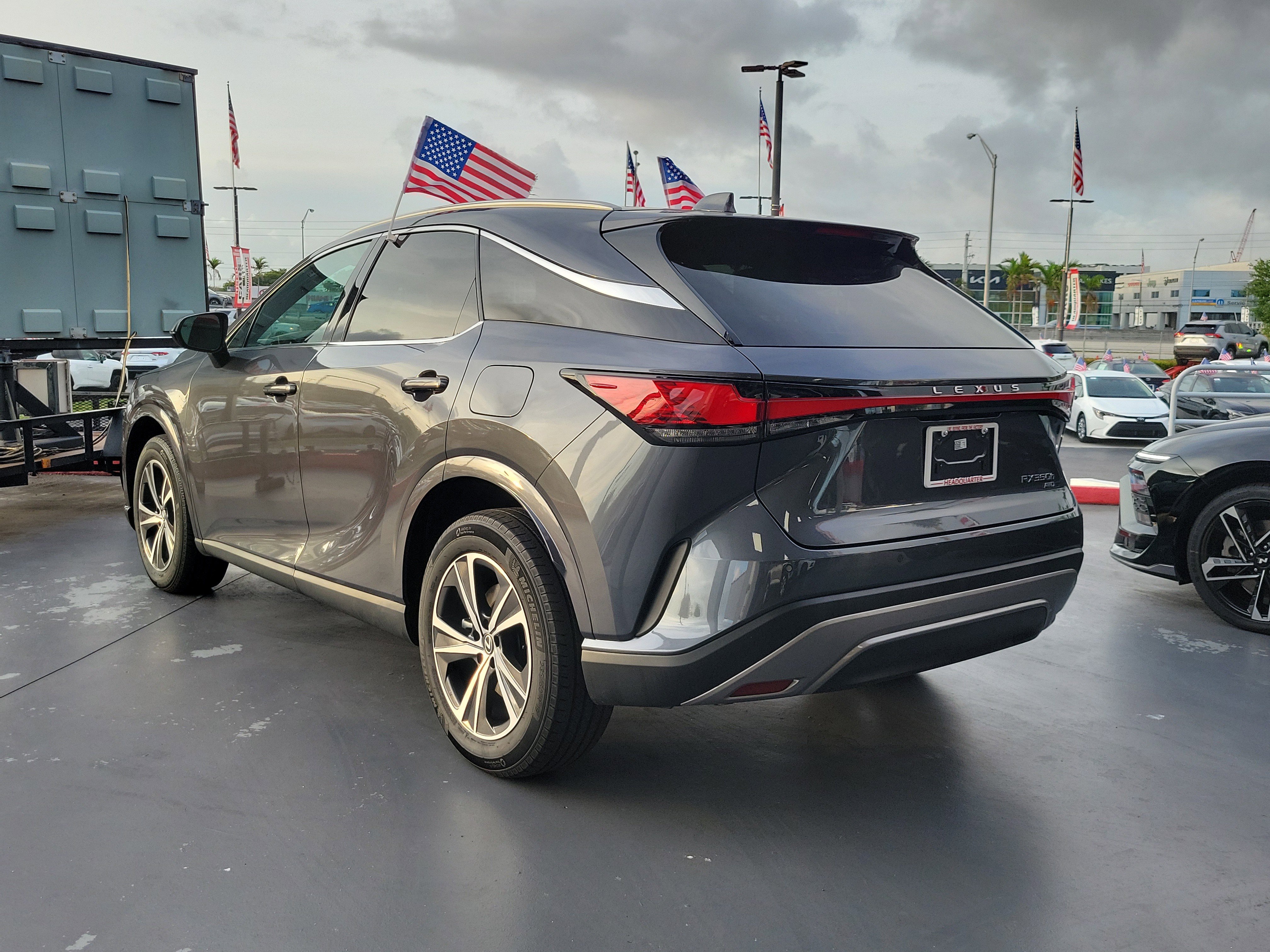 Used 2024 Lexus RX 350h w/ Accessory Package (Z1) image 9