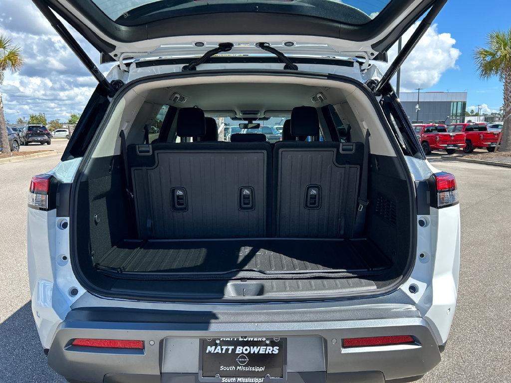 New 2026 Nissan Pathfinder SL w/ Cargo Package FWD image 7