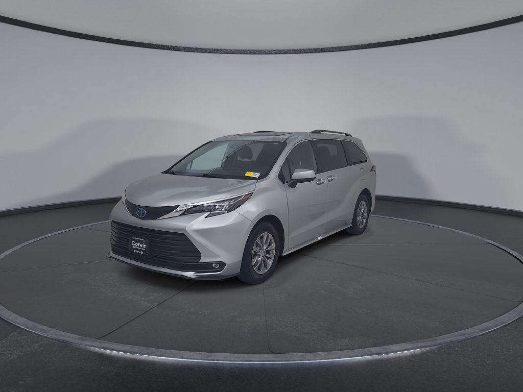 Used 2025 Toyota Sienna XLE FWD image 6