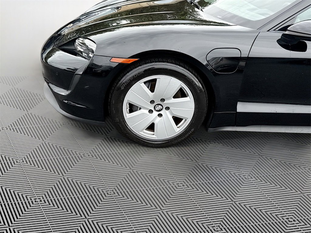 Used 2021 Porsche Taycan image 35