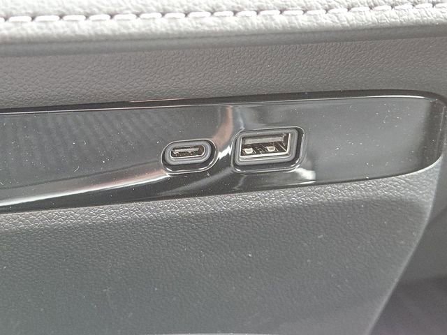 New 2026 Buick Enclave Preferred AWD/4WD image 9