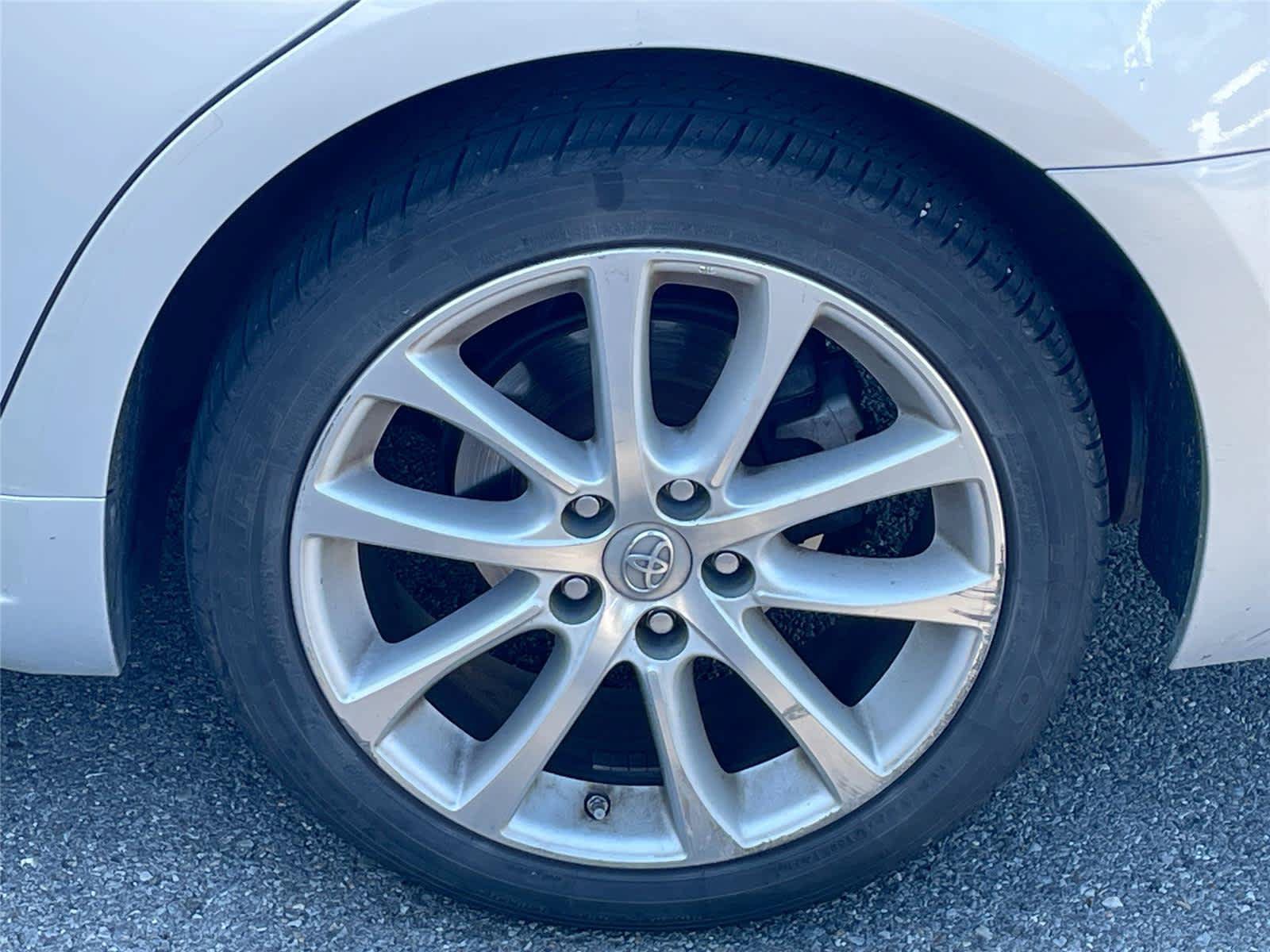 Used 2013 Toyota Avalon XLE Touring FWD image 8
