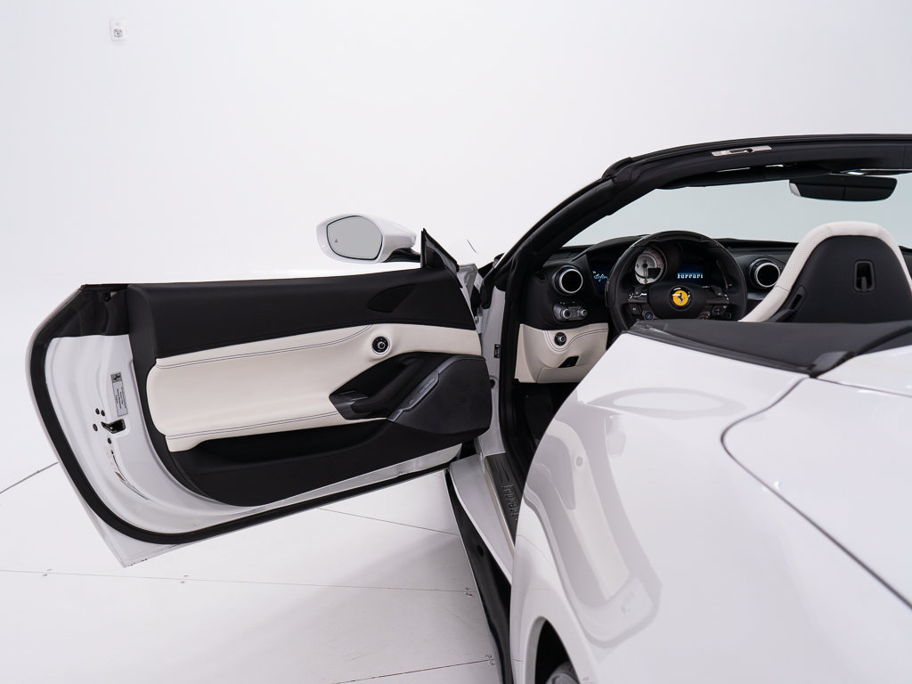 Used 2023 Ferrari Portofino M RWD image 18