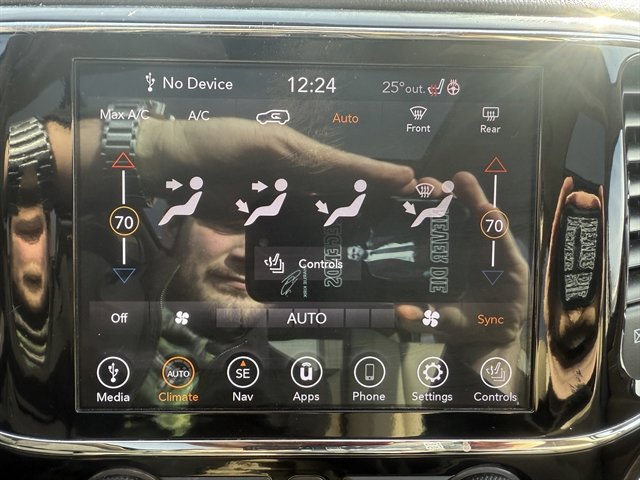 Used 2020 Jeep Grand Cherokee Overland image 32