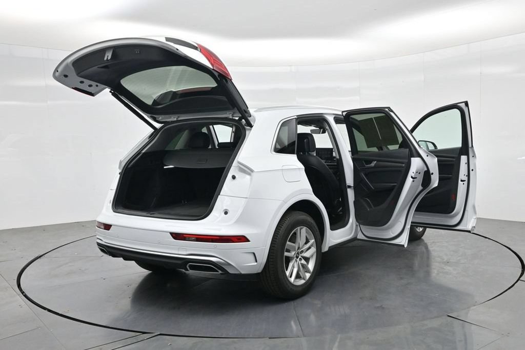 Used 2023 Audi Q5 2.0T Premium w/ Convenience Package AWD/4WD image 37