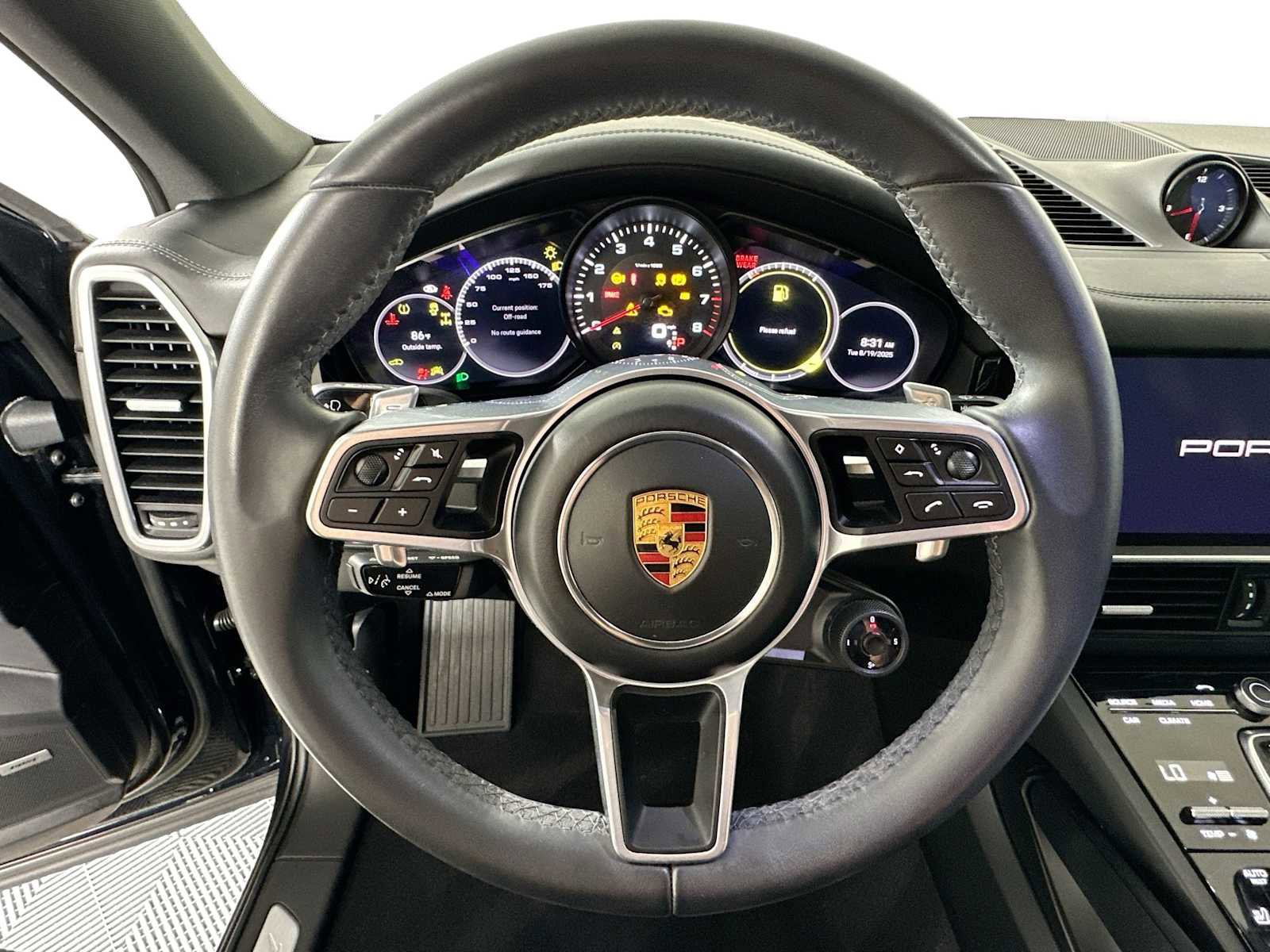 Certified 2022 Porsche Cayenne Platinum Edition image 14