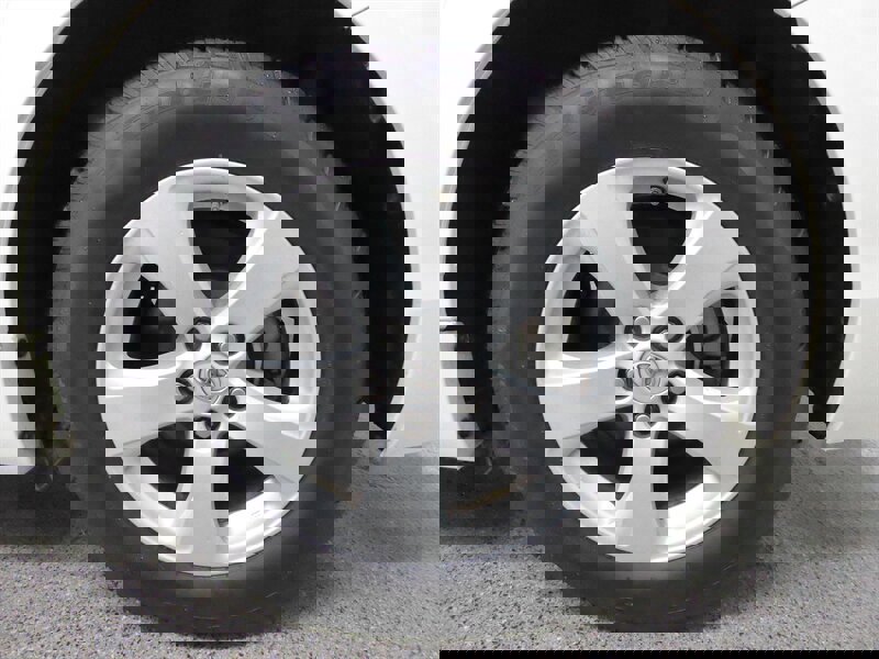 Used 2014 Toyota Sienna LE image 29