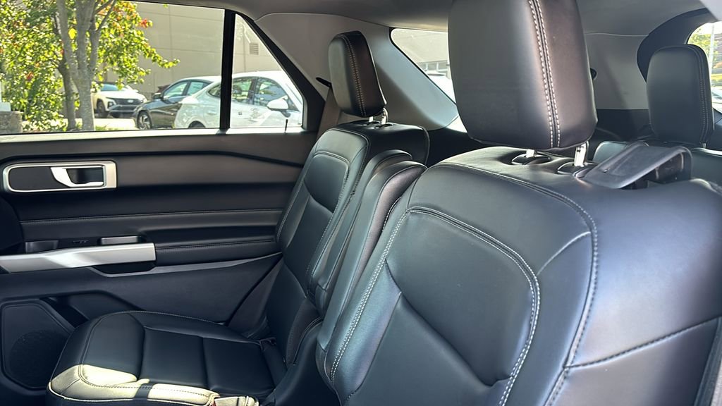 Used 2021 Ford Explorer XLT w/ Equipment Group 202A image 30