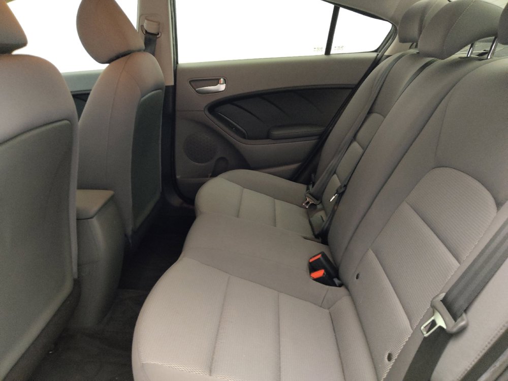 Used 2017 Kia Forte LX image 18