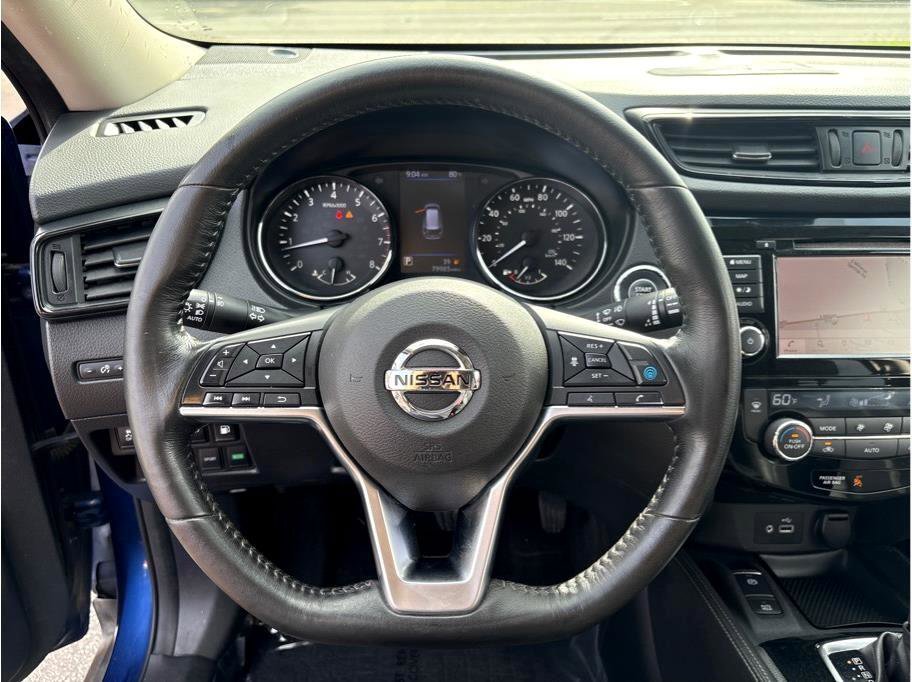 Used 2018 Nissan Rogue SL w/ Premium Package image 17