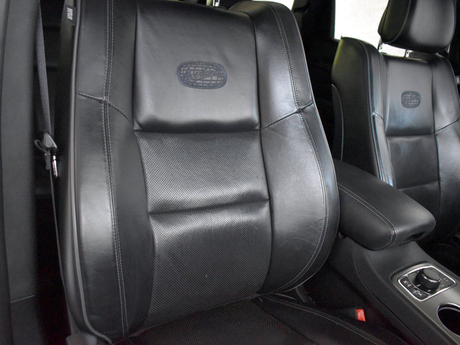 Used 2020 Jeep Grand Cherokee Overland AWD/4WD image 44