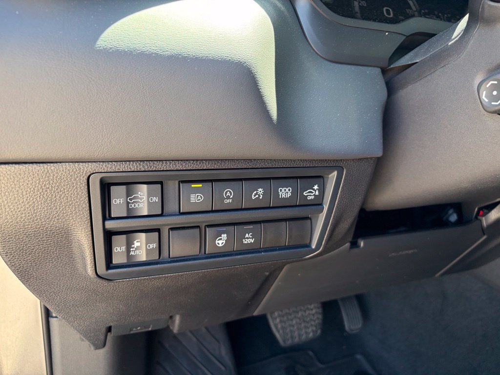 Used 2025 Toyota Tundra Platinum AWD/4WD image 30