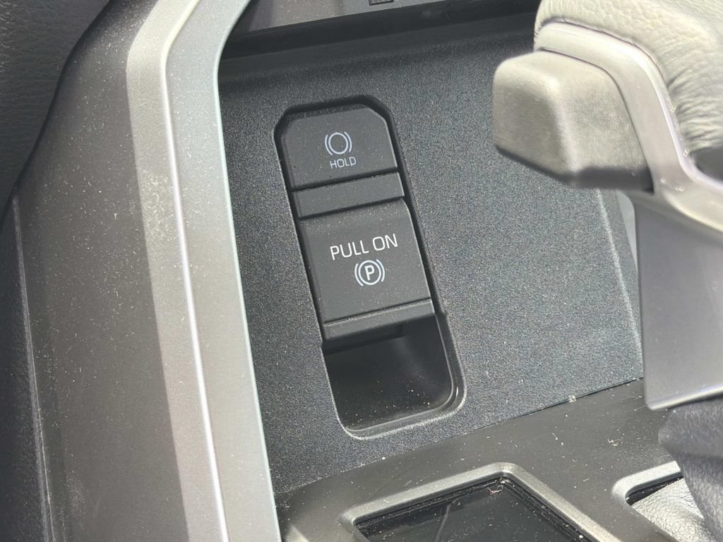 Used 2024 Toyota Tundra Platinum AWD/4WD image 5