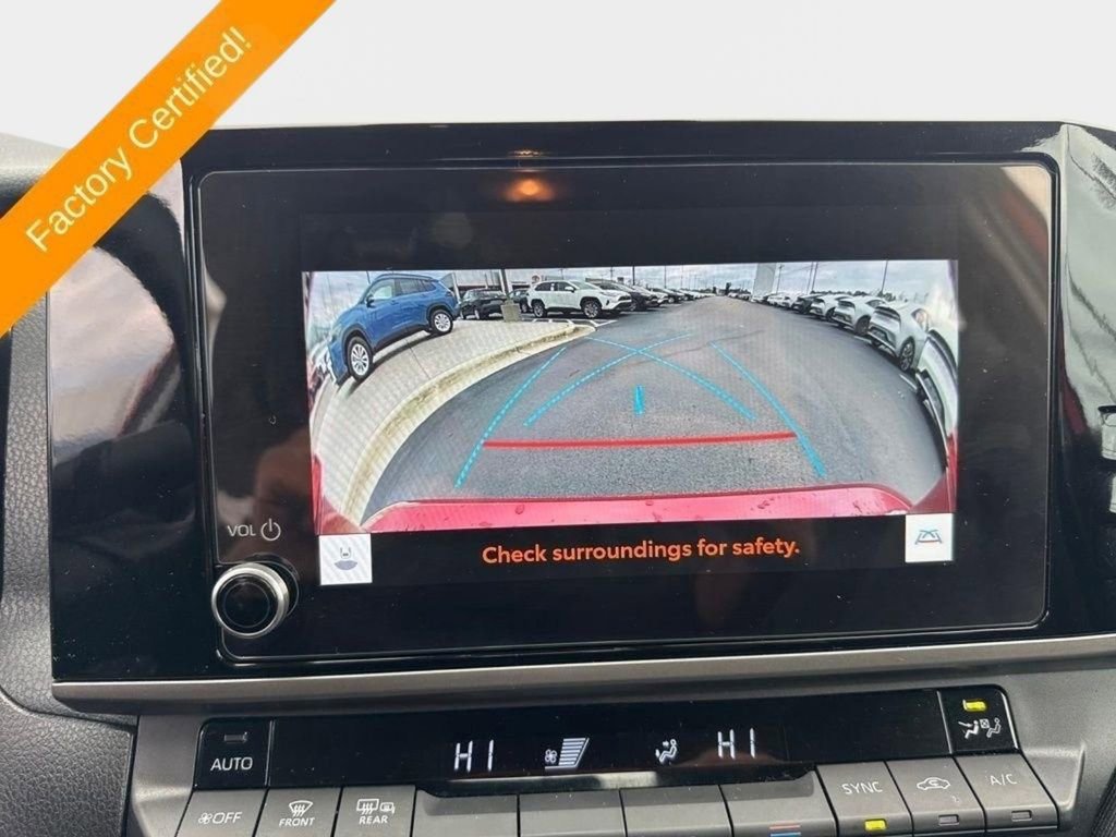 Used 2025 Toyota Camry LE image 12