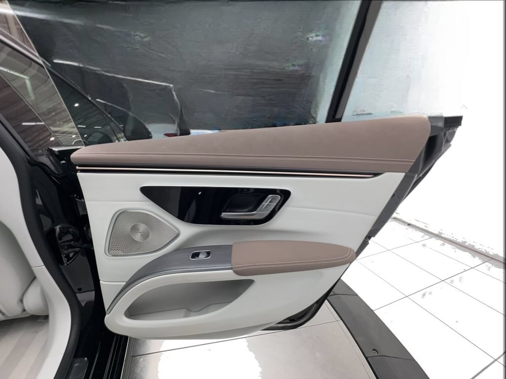 Used 2022 Mercedes-Benz EQS 450+ Sedan image 29
