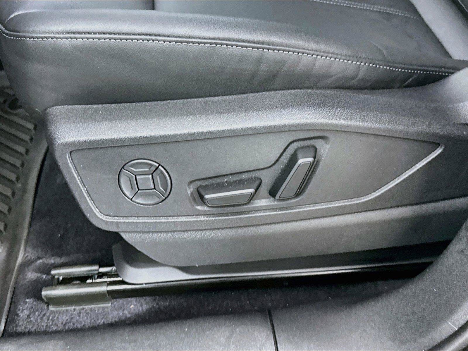 Used 2025 Audi Q5 Premium AWD/4WD image 28