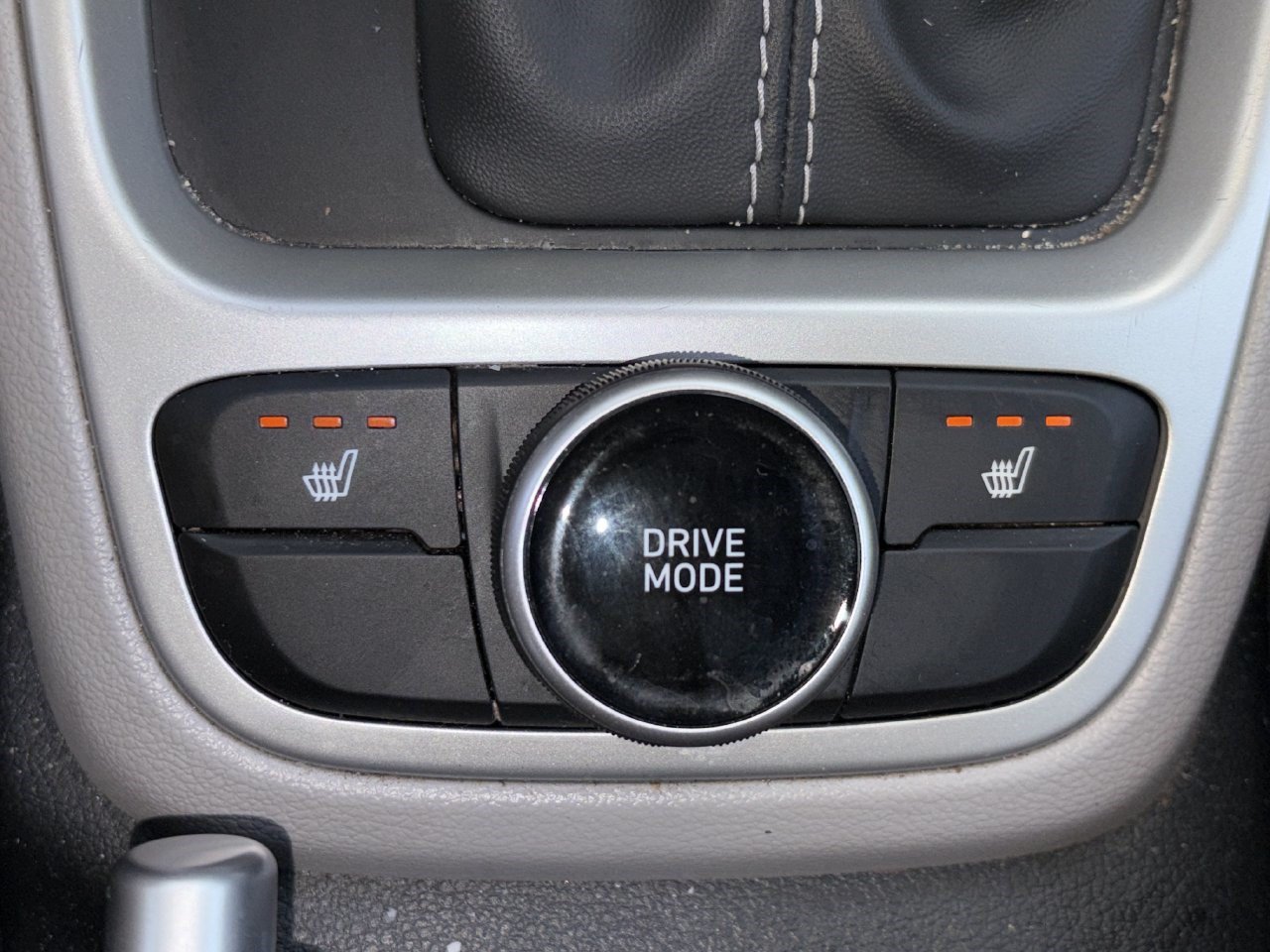 Used 2026 Hyundai Venue SEL FWD image 9