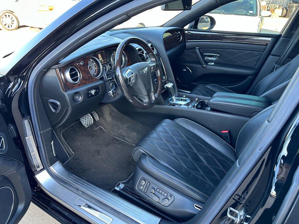 Used 2014 Bentley Flying Spur W12 image 12