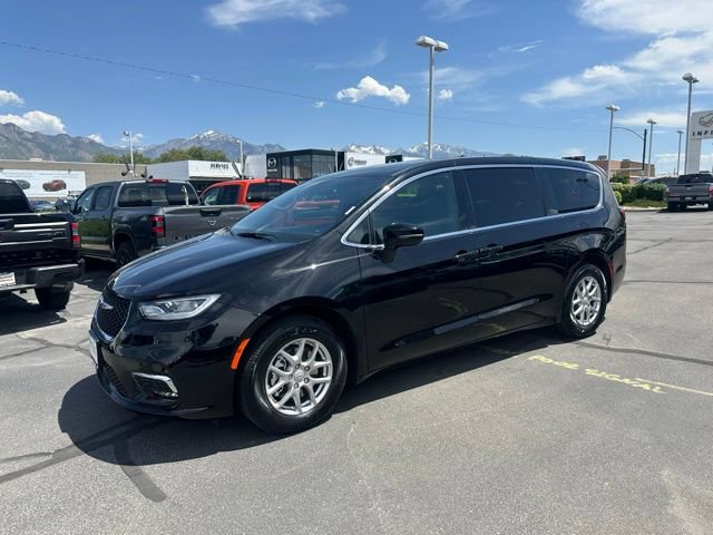 Used 2026 Chrysler Pacifica Select FWD image 6