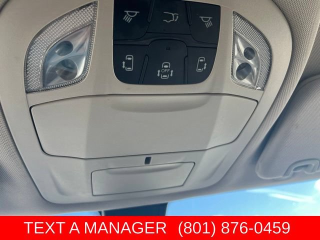 Used 2017 Chrysler Pacifica Touring FWD image 25