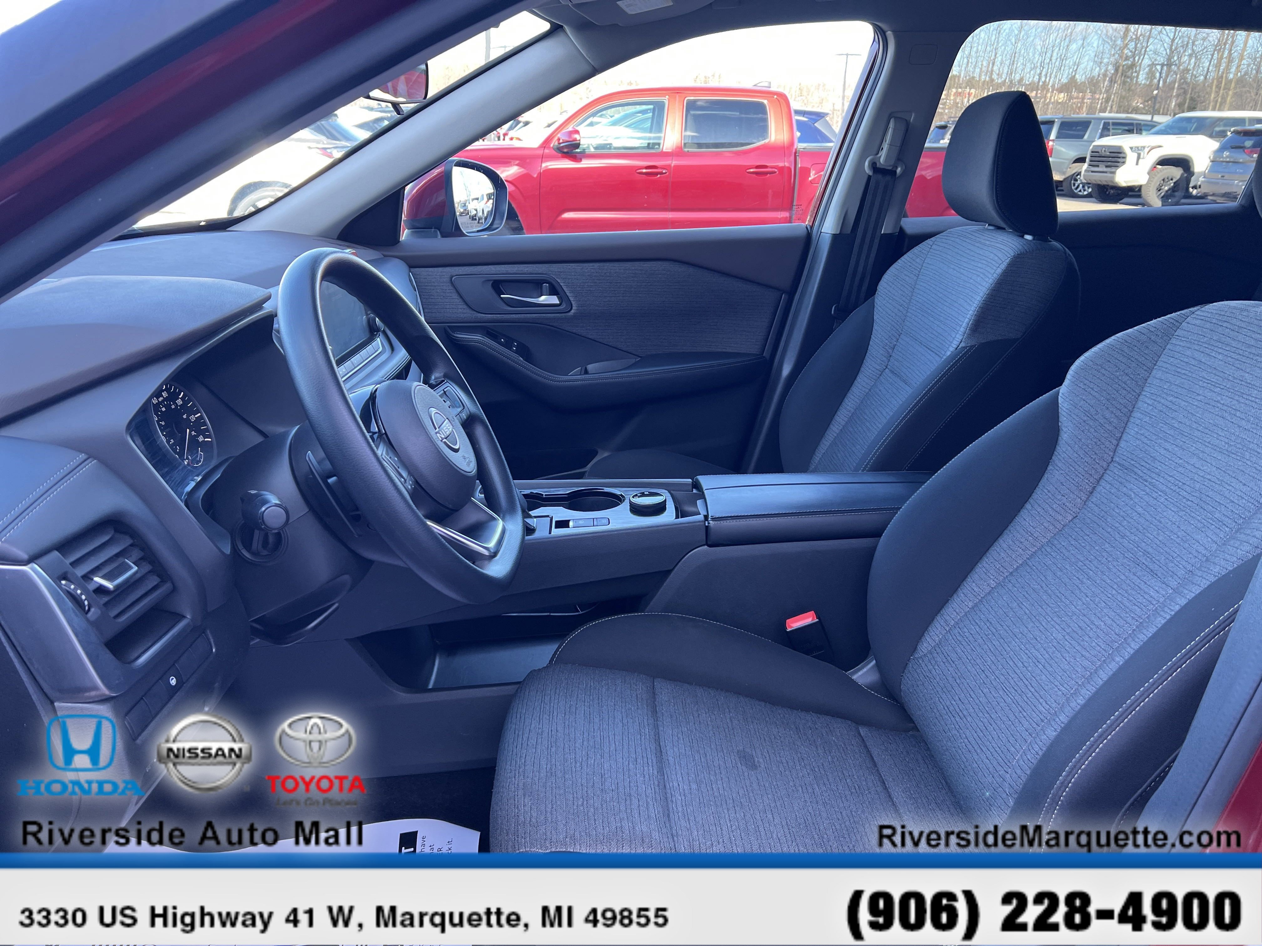 Used 2023 Nissan Rogue SV image 19