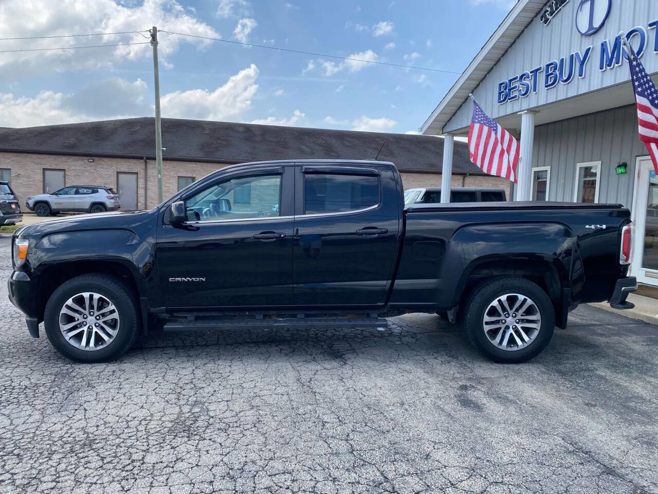Used 2016 GMC Canyon SLE image 4