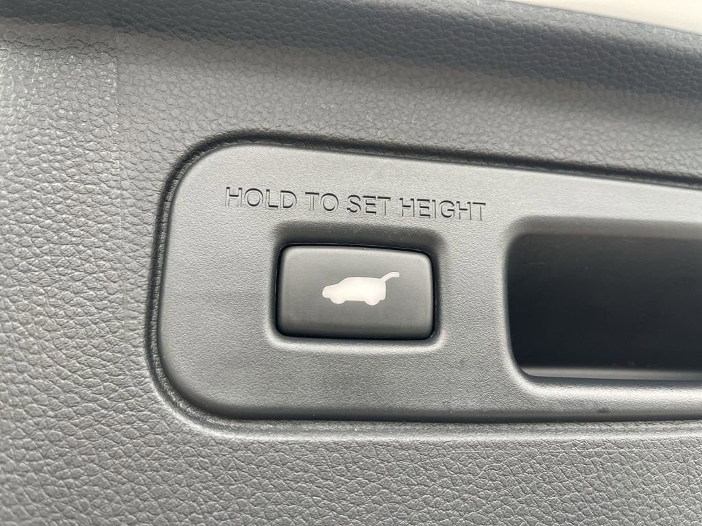 Used 2023 Honda Pilot Elite image 16