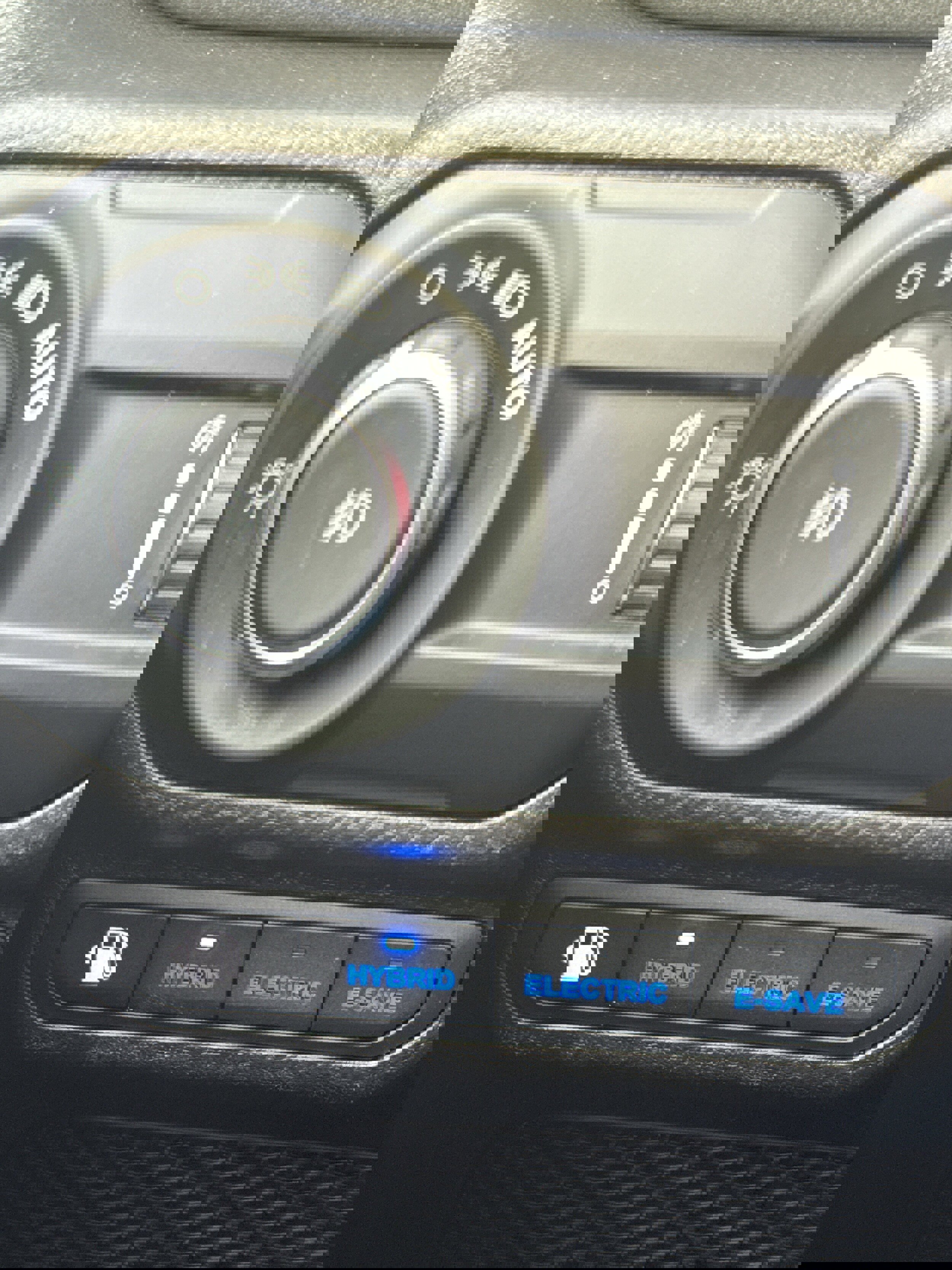 Used 2023 Jeep Wrangler Sahara w/ Cold Weather Group image 25