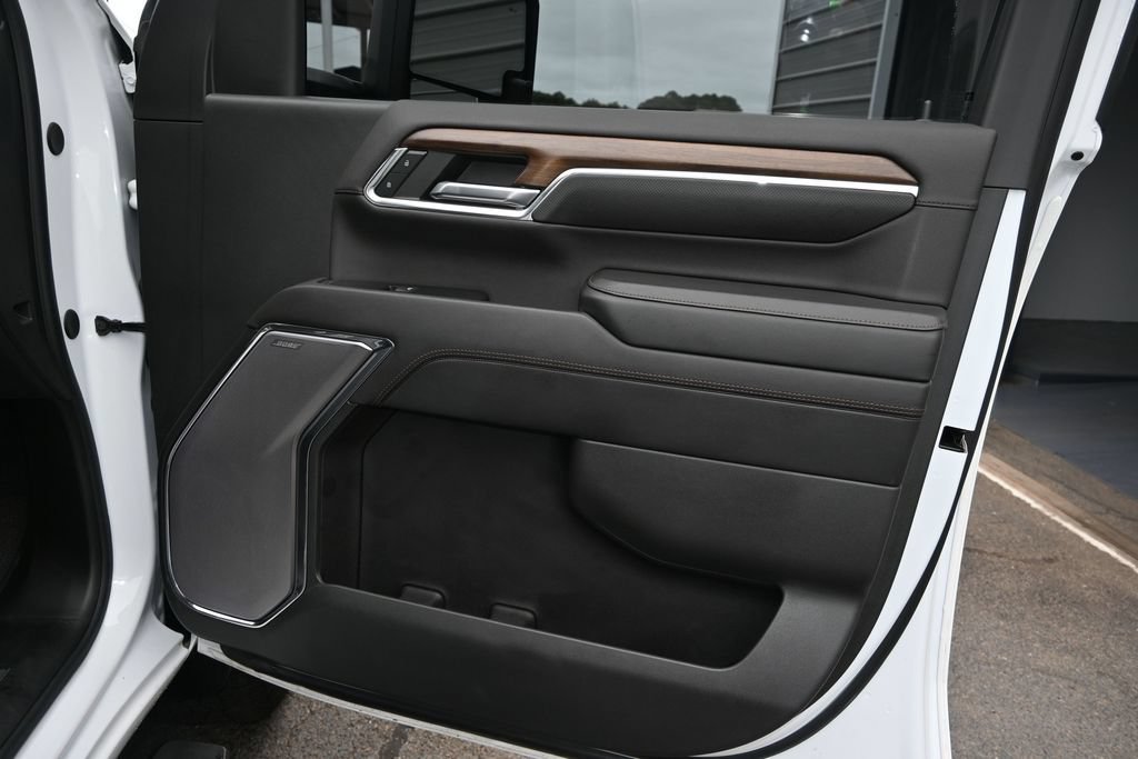 Used 2024 Chevrolet Silverado 2500 High Country w/ High Country Premium Package AWD/4WD image 15