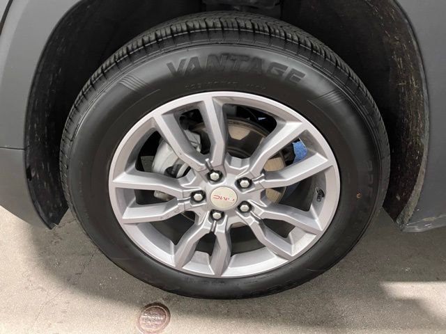 Used 2024 GMC Terrain SLT image 28