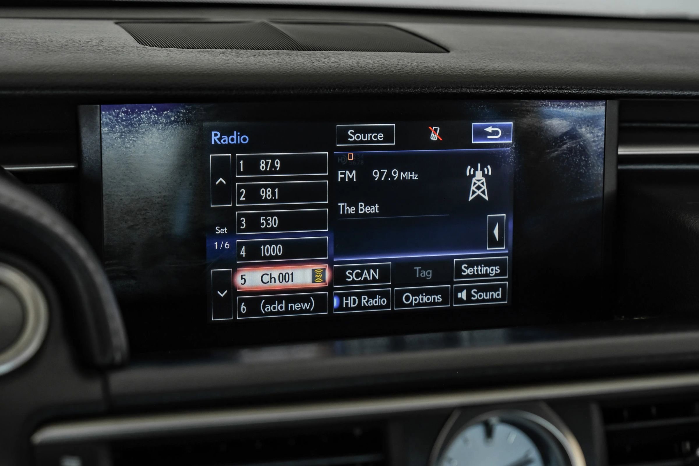 Used 2016 Lexus RC 350 w/ Luxury Package RWD image 25