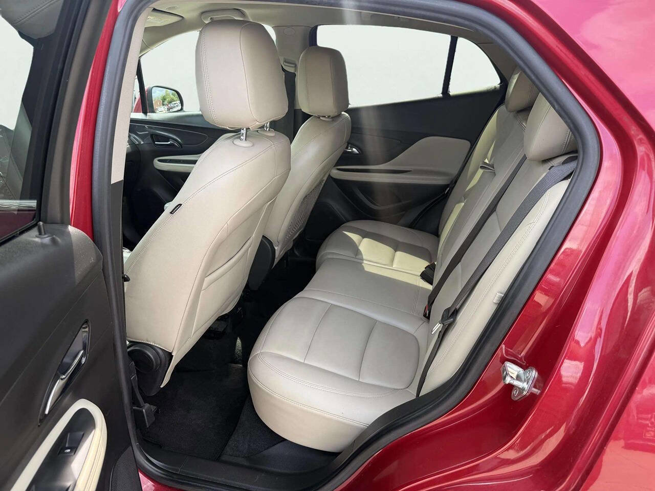 Used 2017 Buick Encore Essence FWD image 11