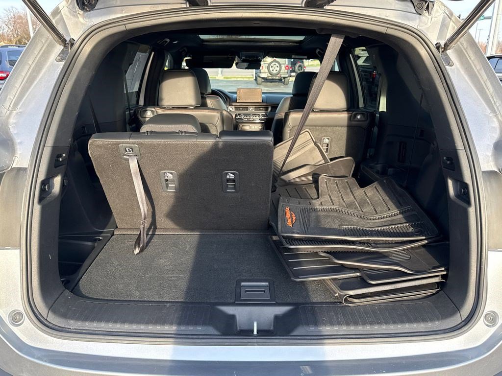Certified 2025 Honda Pilot TrailSport image 16