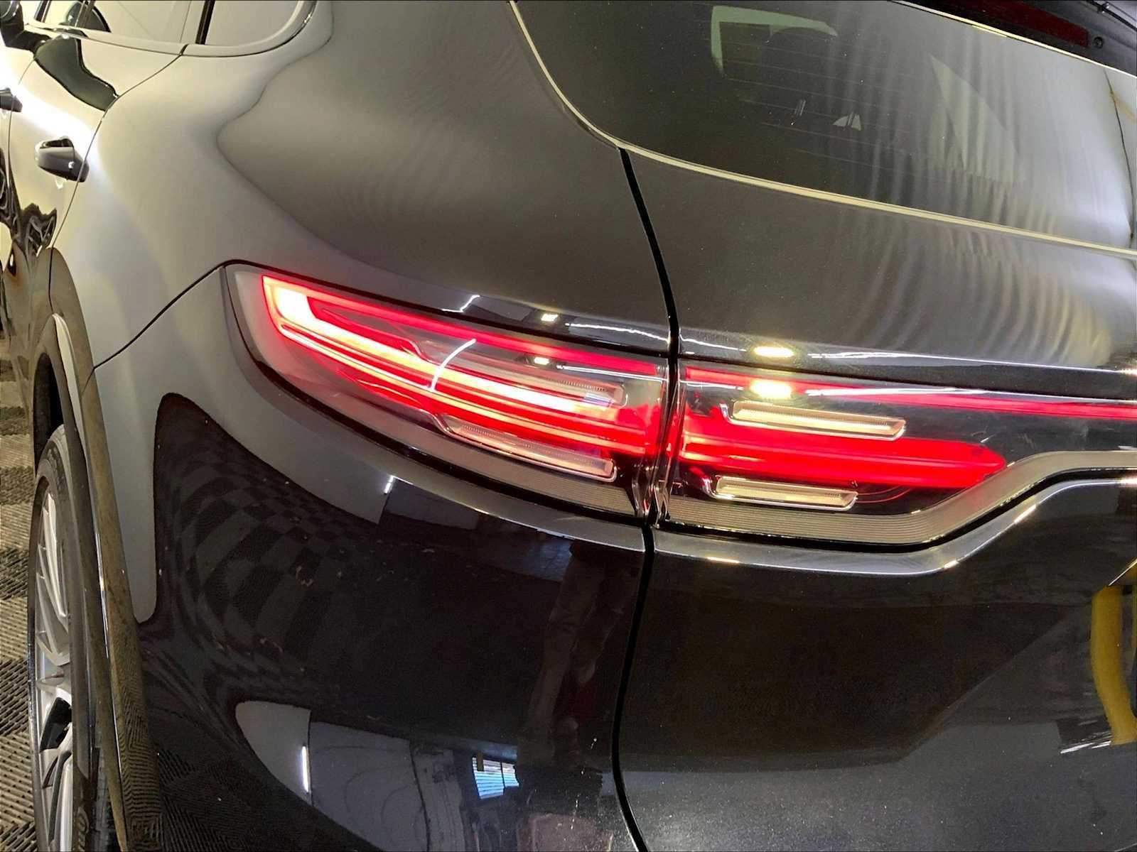 Certified 2022 Porsche Cayenne w/ Premium Package image 30