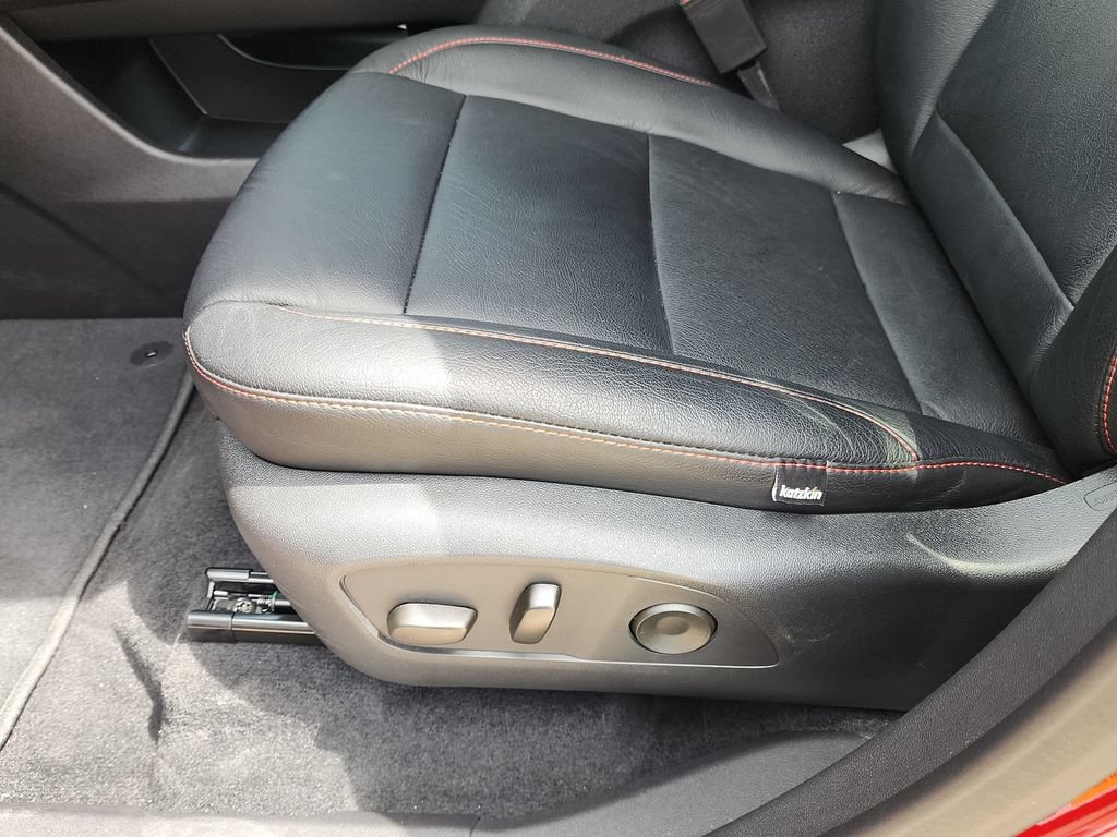 Used 2025 Chevrolet Traverse LT FWD image 12