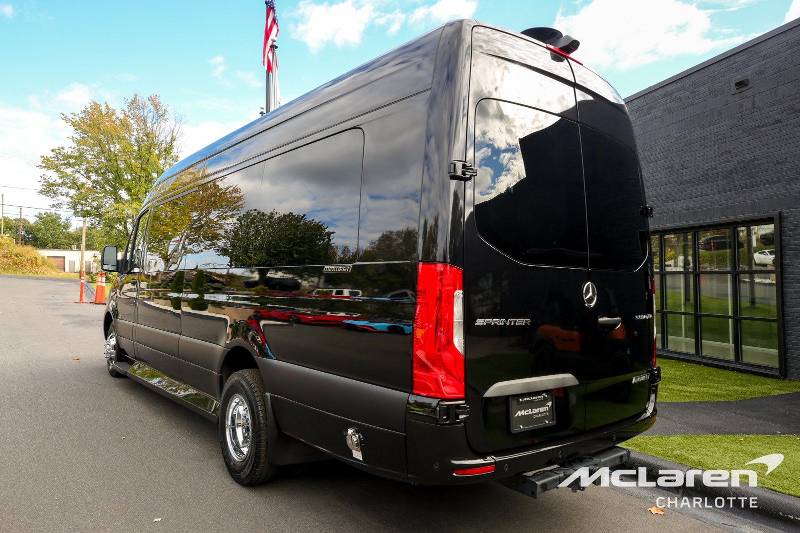 Used 2023 Mercedes-Benz Sprinter 3500 image 3