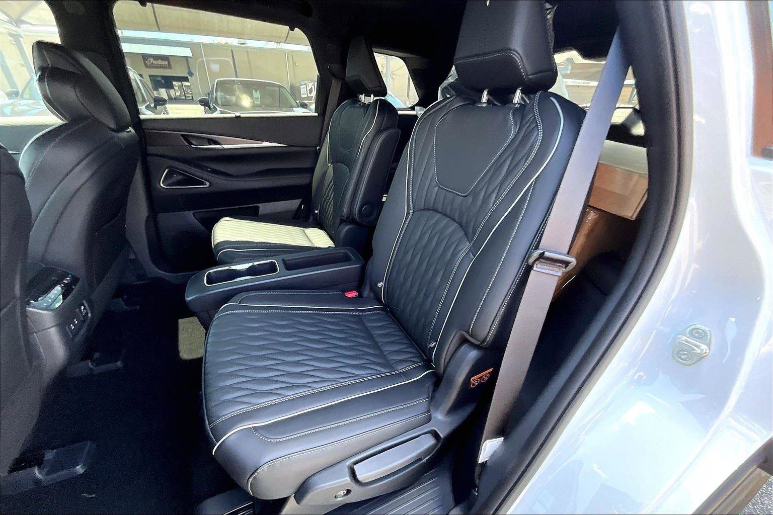 New 2026 INFINITI QX60 Autograph image 15