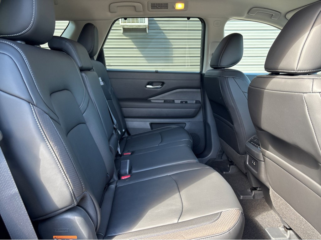 New 2026 Nissan Pathfinder SL w/ Cargo Package FWD image 10