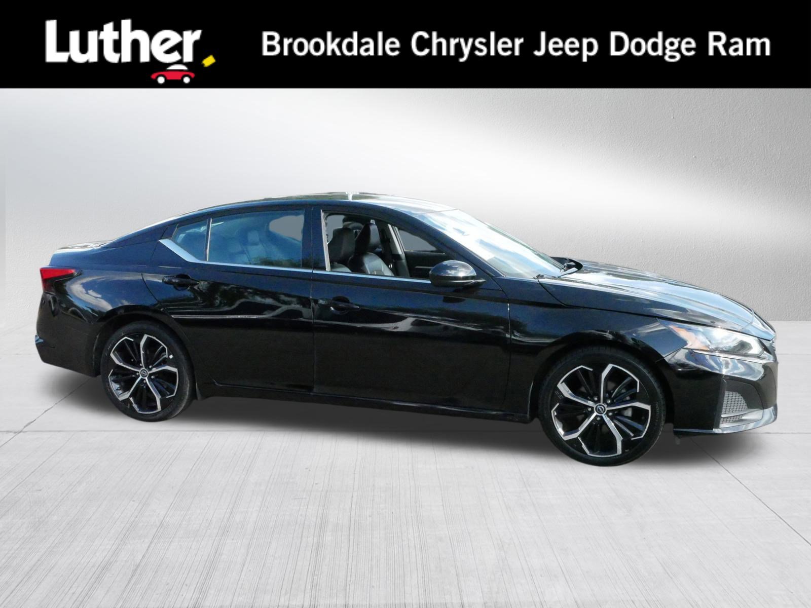 Used 2023 Nissan Altima 2.5 SR