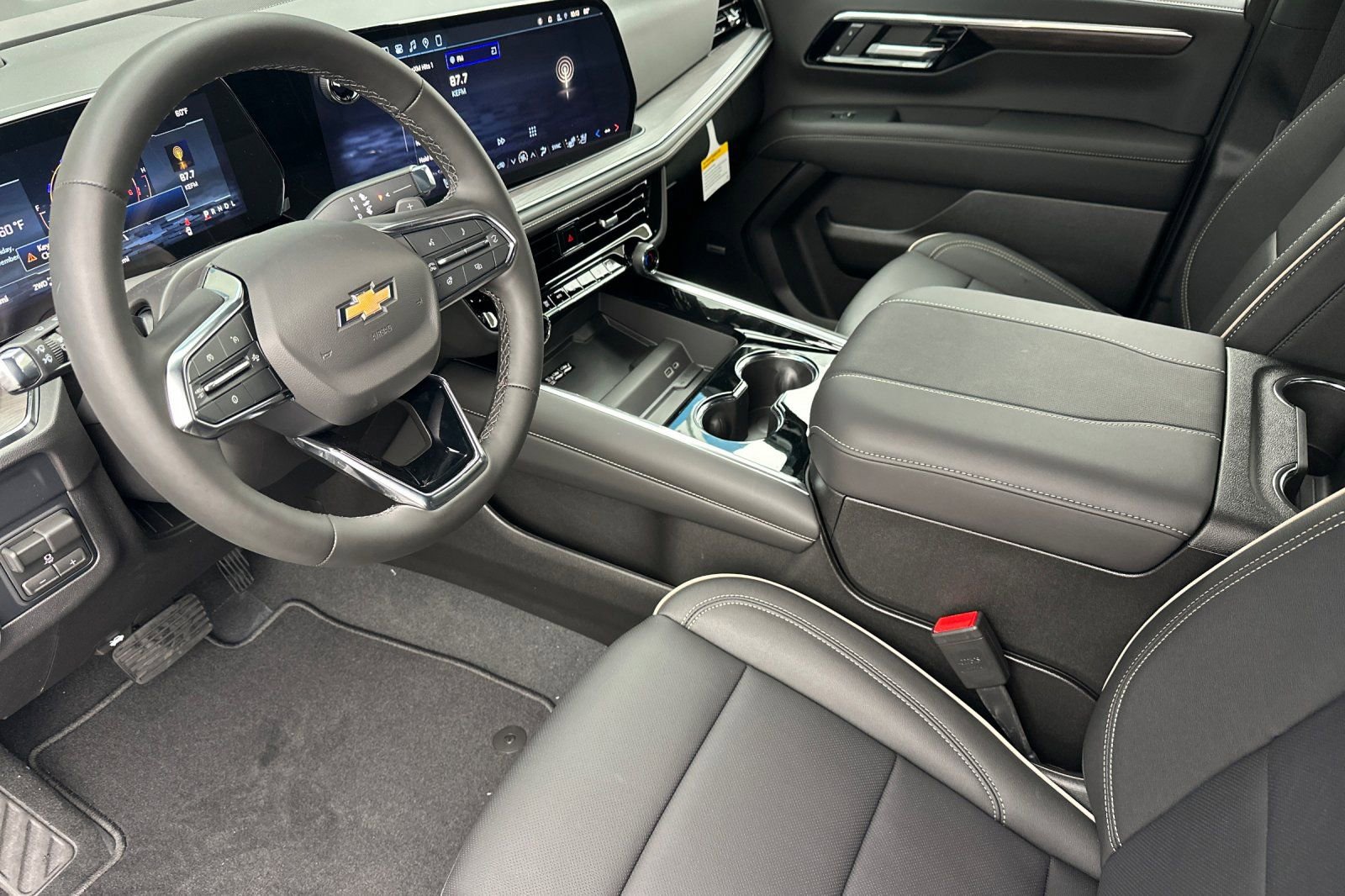 New 2026 Chevrolet Suburban Premier w/ Sun And Tow Package image 9