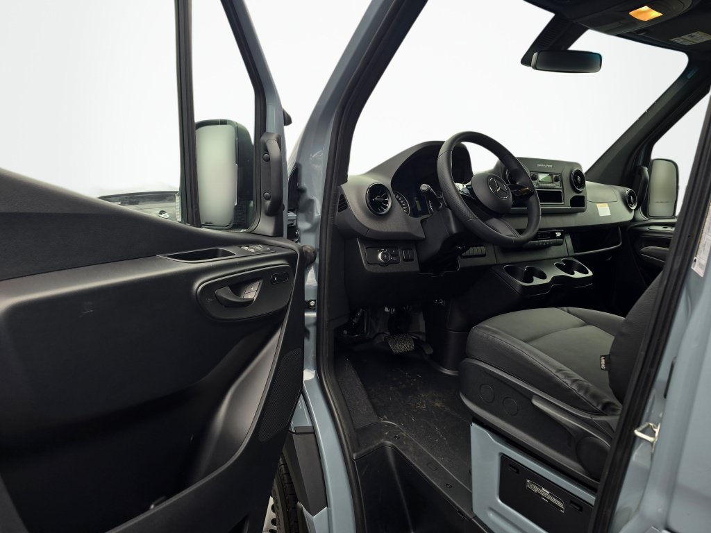New 2025 Mercedes-Benz Sprinter 2500 image 17